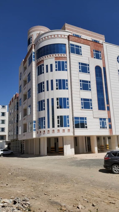 صورة - عمارة سكنية تجارية للبيع