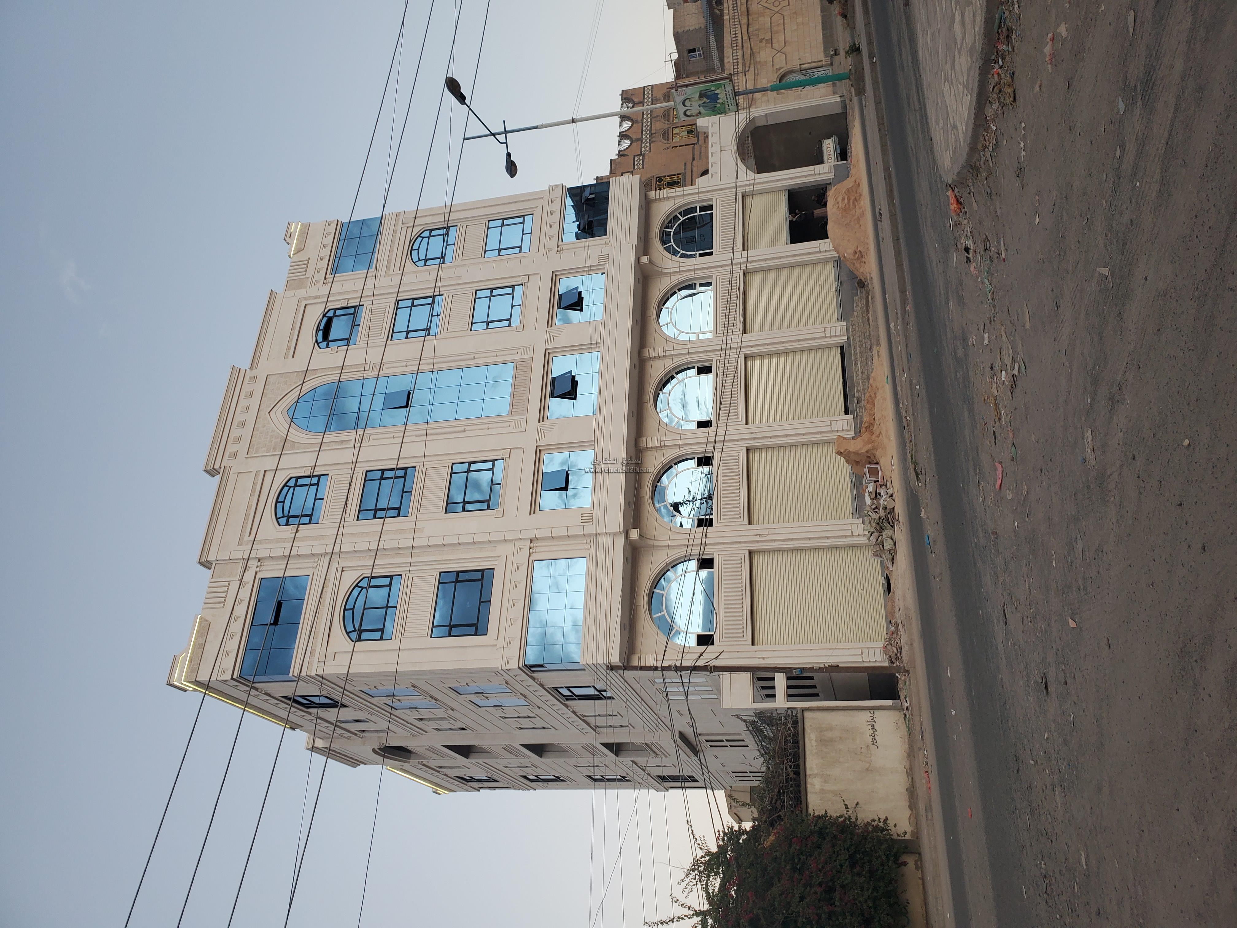 صورة عماره تجاريه للبيع في صنعاء شارع 24 متر متحرك 1